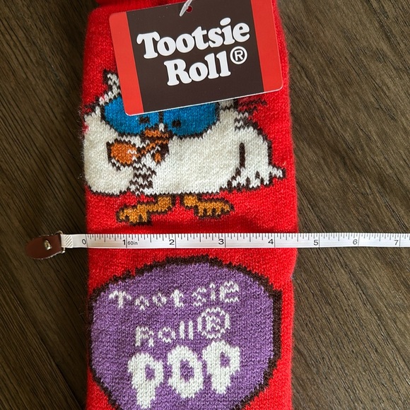 🆕 Tootsie Roll Pop Limited Edition Sherpa Socks - Picture 6 of 16